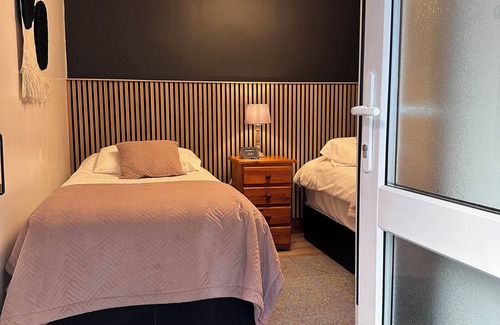 Malahide House | Top-Rated Malahide Guest Rooms with Breakfast and Kitchen