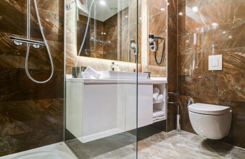 Ilidza Hotel | Elegant Malak Regency Hotel with Oceanfront and Spa Access
