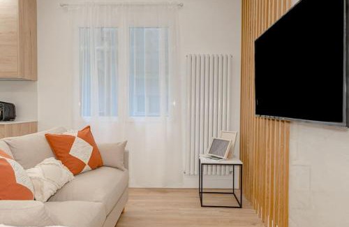 Malasana Apartment | Stylish 3BR Apartment in Trendy Malasaña - Pet Friendly