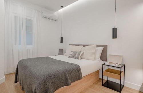 Malasana Apartment | Stylish 3BR Apartment in Trendy Malasaña - Pet Friendly