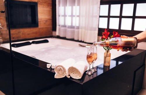 Barracao House | Relax at Malbec Casa Hotel: 4-Star Oceanfront Escape
