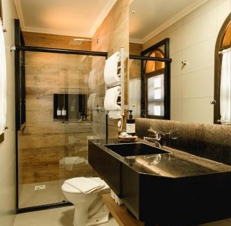 Barracao House | Relax at Malbec Casa Hotel: 4-Star Oceanfront Escape