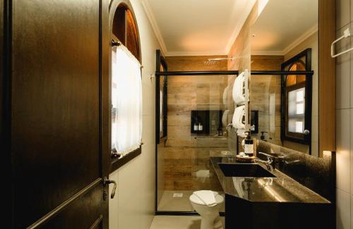 Barracao House | Relax at Malbec Casa Hotel: 4-Star Oceanfront Escape