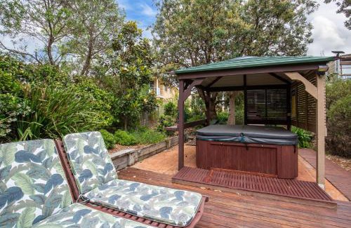 Culburra Beach House | Experience Maldas Retreat: Pet-Friendly Beachfront Spa Escape