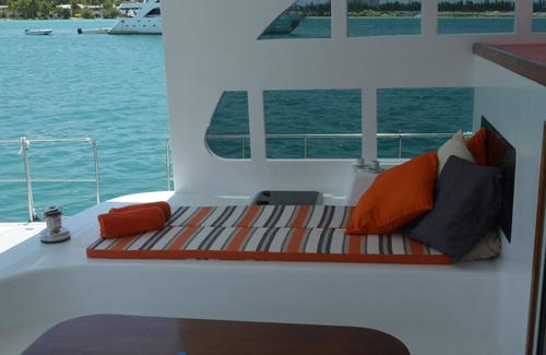 Mahibadhoo Boat Rental | Explore Maldives Dive Loabi: Family-Friendly Getaway