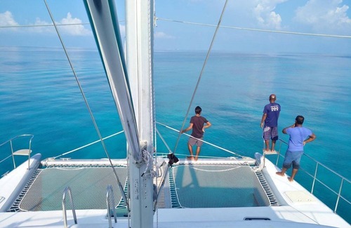 Mahibadhoo Boat Rental | Explore Maldives Dive Loabi: Family-Friendly Getaway