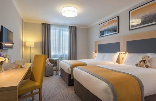Tallaght Hotel | Relax at Maldron Hotel & Leisure Centre Tallaght