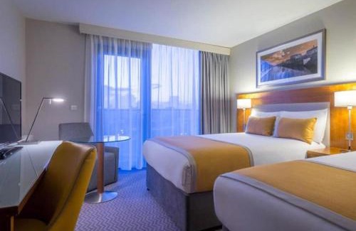 Tallaght Hotel | Discover Comfort at Maldron Hotel Tallaght with Pools & Breakfast
