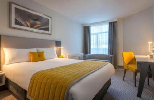 Tallaght Hotel | Discover Comfort at Maldron Hotel Tallaght with Pools & Breakfast