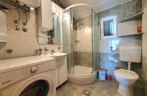 Primosten Apartment | Pet-Friendly Mali Ive: Oceanfront Retreat with Private Pool