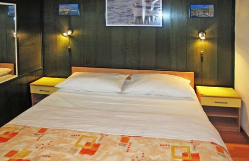 Primosten Apartment | Pet-Friendly Mali Ive: Oceanfront Retreat with Private Pool