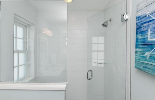 Holmes Beach House | Beachside Bliss at Malibu Beach by AMI Locals
