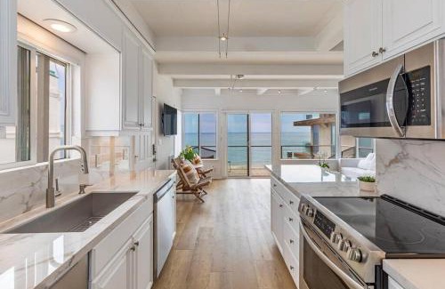 Malibu House | Discover Malibu's Hidden Gem with Oceanfront Views