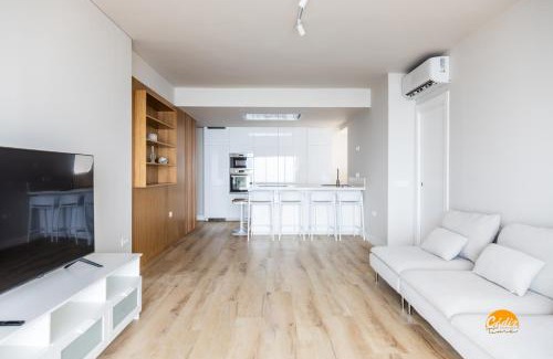 Old Town Apartment | Experience Malibu by Cadiz Time: Pet & Child Friendly Stay