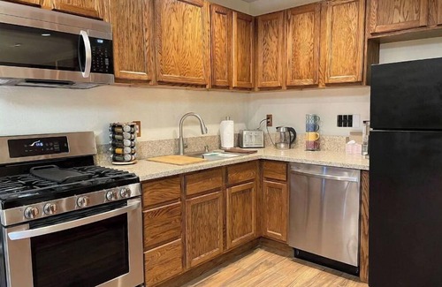 Malibu Canyon House | Exceptional Malibu Canyon Suite with Ocean View & Breakfast