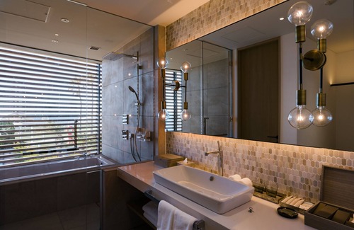 Kotsubo Hotel | Elegant Malibu Hotel: 4-Star Stay with Spa & Family Amenities