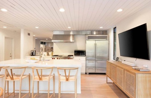 Eastern Malibu Villa | Discover Malibu Reserve: Pickleball, Ocean Views & More!