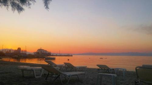 Skala Prinou House | Oceanfront Malimi: Guest Rated 9.1, Family-Friendly Retreat