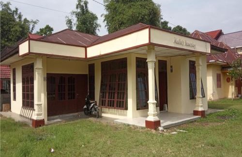 Bukittinggi House | Cozy Malin's Homestay: Family-Friendly Retreat Awaits
