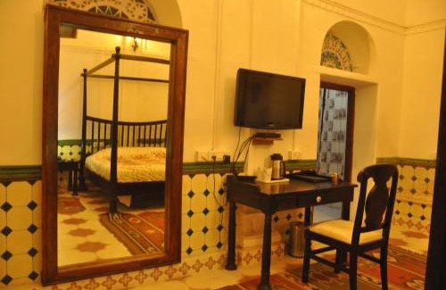 Churu Hotel | Welcoming Malji Ka Kamra: Family-Friendly with Breakfast