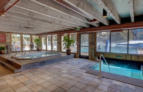 Lakeside Village Apartment | Mall 1430