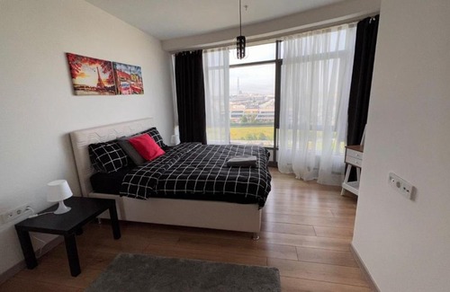 Ikitelli Apartment | Explore Mall of Istanbul: Stylish 1+0 Studio with Pool