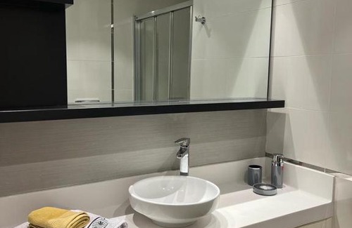 Ikitelli Apartment | Explore Comfort at Mall Of Istanbul Suite with Pool & Breakfast