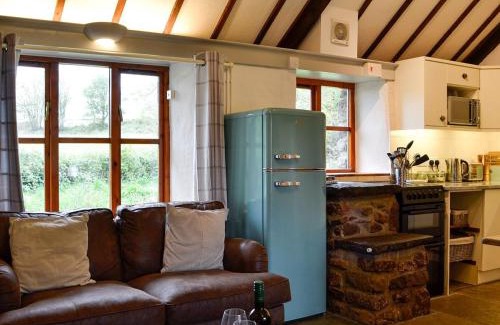 Llangennith House | Explore Mallard: Pet-Friendly Haven with 9.7/10 Rating