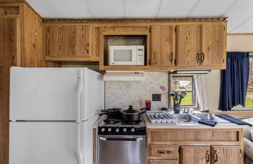 Russell Cabin | Mallard PM B-17 Summa