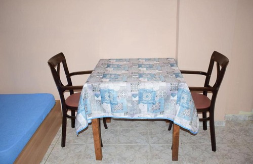 Nea Artaki Apartment | Family-Friendly Retreat Steps from the Sea and Center