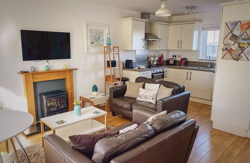 Camber Cottage | Cozy Mallow Cottage with Ocean View - Perfect for Families!