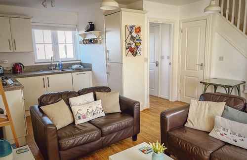 Camber Cottage | Cozy Mallow Cottage with Ocean View - Perfect for Families!
