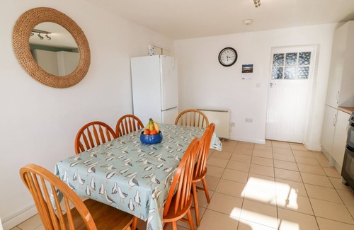 Malltraeth Cottage | Pet-Friendly Malltraeth Cottage with Garden and Ocean View