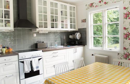 Strangnas Municipality Bed & Breakfast | Cozy Malmgårdens Vandrarhem B&B: Rated 8.8/10 & Pet Friendly