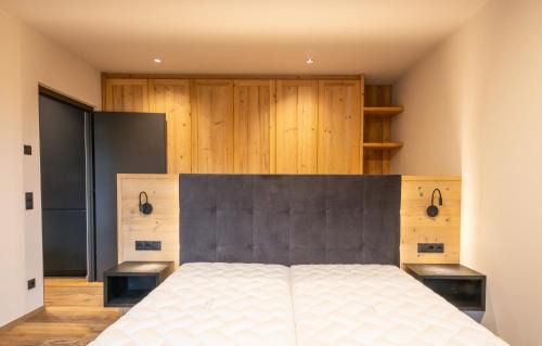 Lana Apartment | Discover Malojerhof: Oceanfront Paradise with Pool Access