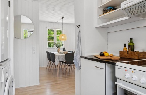 Oster Somarken House | Relax at "Malou" - Oceanfront Retreat Steps from the Sea