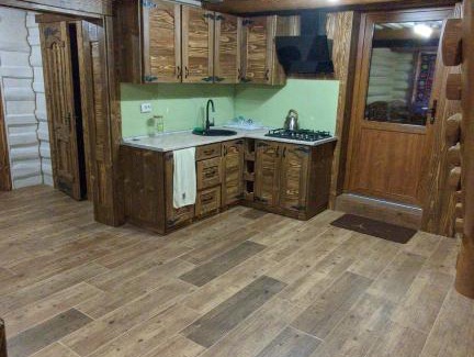 Plavya Apartment | Discover Мальовничий Кут: Relax by the Pool & Hot Tub