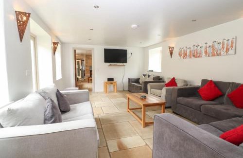 Carterton House | Experience Elegance at Malt Barn - Pet and Child Friendly