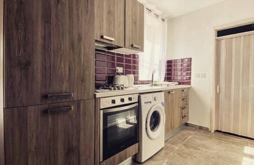 Senglea Apartment | Explore Malta Suites 3: Family-Friendly Comfort Awaits