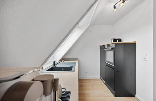 West Apartment | Malu Rooms - Top Lage, Kostenloser Parkplatz, Klima, Netflix, 24h Checkin