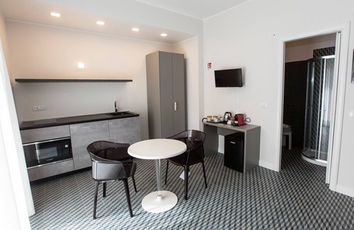 Capo Peloro House | Malu Suites: Family-Friendly Stay with Spa and Breakfast