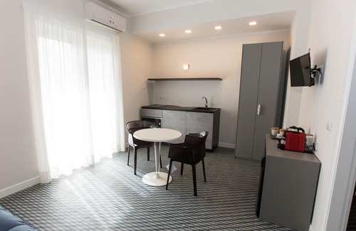 Capo Peloro House | Malu Suites: Family-Friendly Stay with Spa and Breakfast
