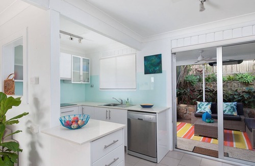 Fingal Bay House | Maluhia B: Pet-Friendly Getaway Steps from the Beach