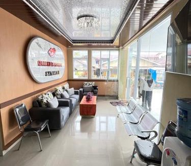 Ambon House | Budget-Friendly Maluku Residence Syariah - Child Friendly Stay
