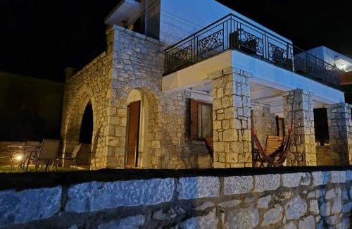 Gythio Villa | Exclusive Oceanfront Escape at Malvazios Villas #4