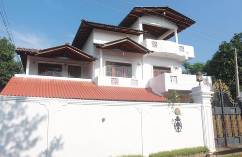Anuradhapura House | Inviting Malwathuoya Holiday Bungalow with Breakfast Included