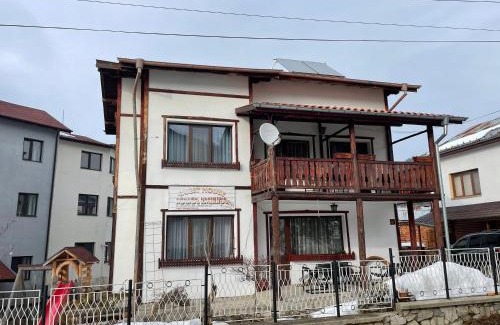 Samokov House | Cozy Mama Emiliya Guest House with Breakfast & Family Amenities
