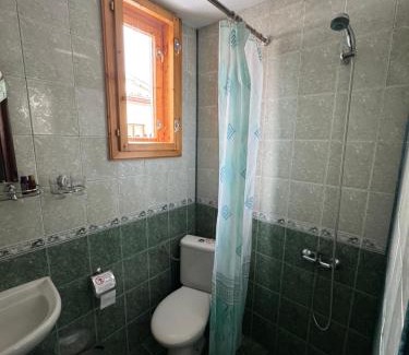 Samokov House | Cozy Mama Emiliya Guest House with Breakfast & Family Amenities