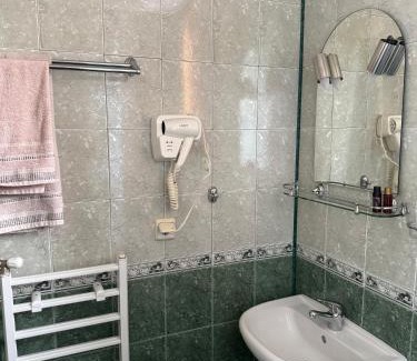 Samokov House | Cozy Mama Emiliya Guest House with Breakfast & Family Amenities