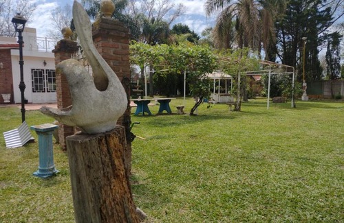 Roldan House | Family-Friendly Retreat at Mama LIDIA with Pool & Pets Welcome